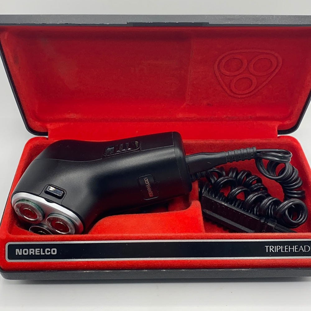 VTG Norelco Razor with Case